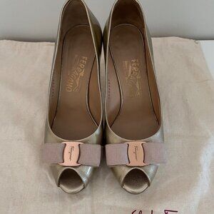 Salvatore Ferragamo Gold Leather Vara Bow Peep Toe Pumps Size 6.5